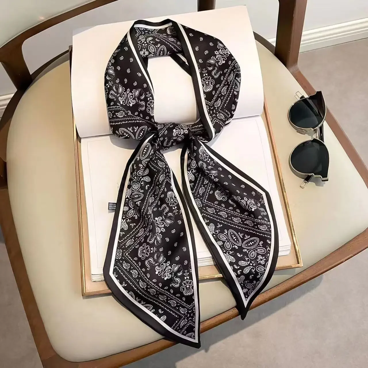 Sciarpa Skinny Stampata di Des - Luxury Bags Online recensione e prezzo