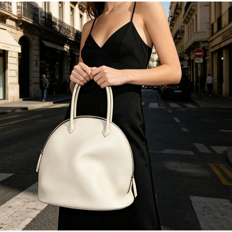 Borsa a Spalla di Lusso a Form - Luxury Bags Online recensione e prezzo