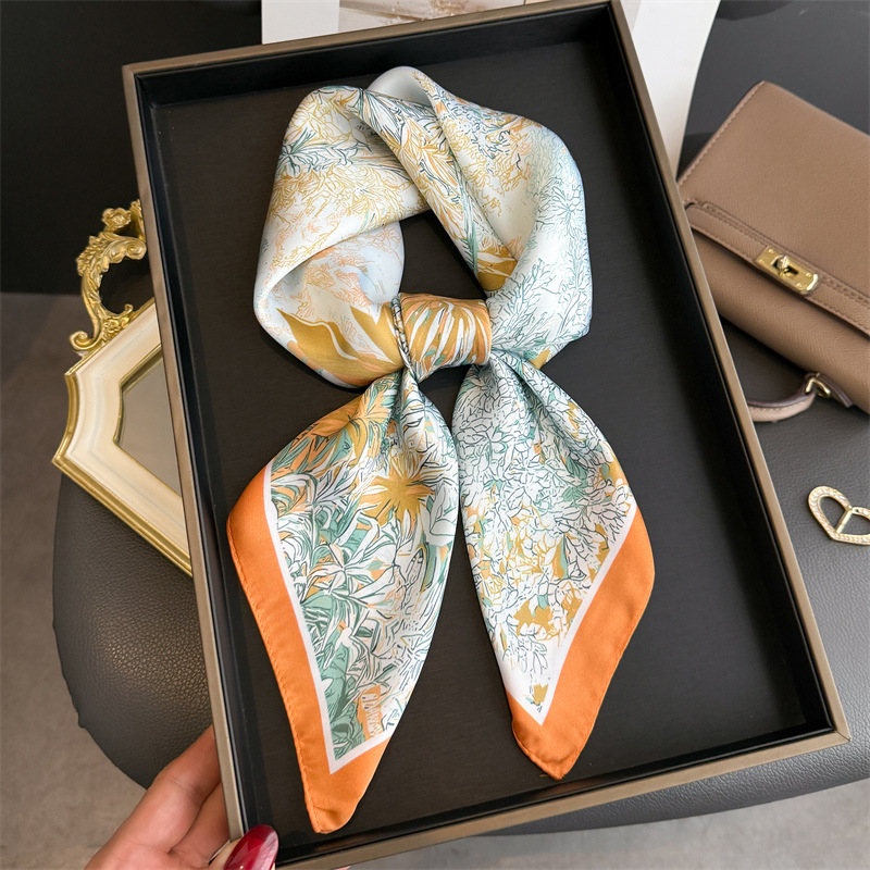 Sciarpa di lusso con stampa di - Luxury Bags Online recensione e prezzo