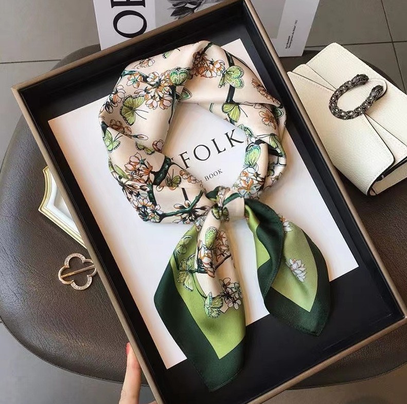 Moda di lusso Stampa 70 * 70 c - Luxury Bags Online recensione e prezzo