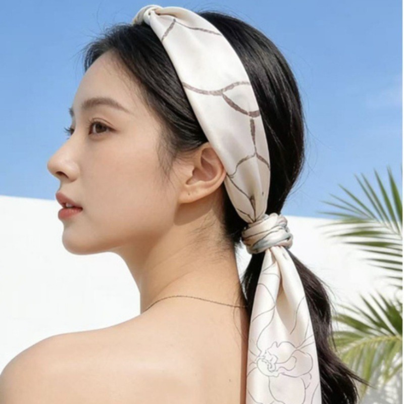 Foulard Quadrato di Lusso in S - Luxury Bags Online recensione e prezzo