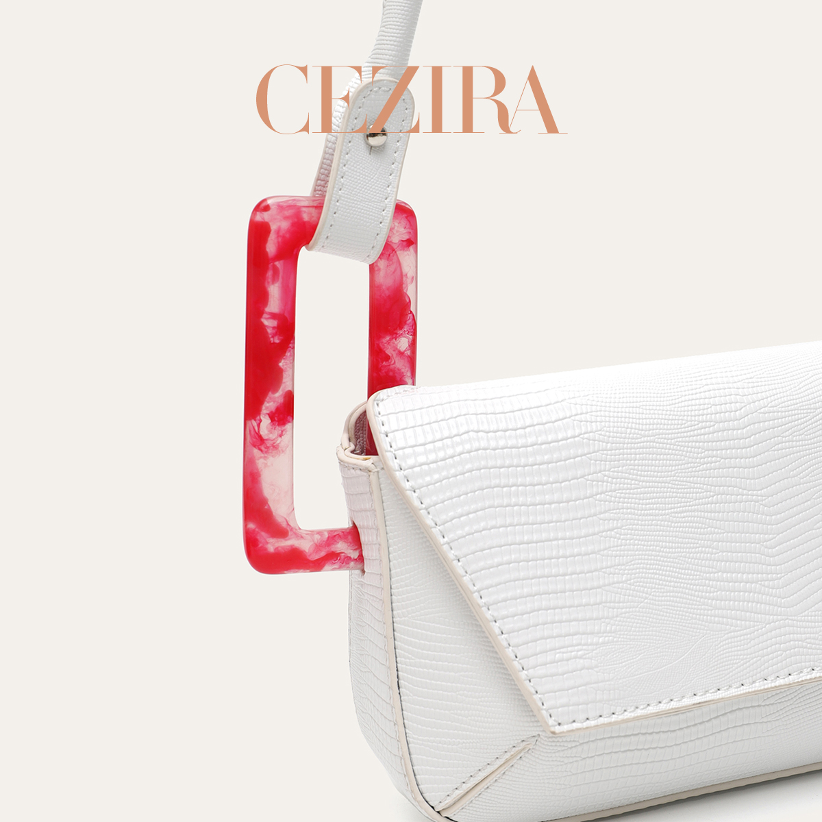 Borsa a Tracolla Quadrata in P - Luxury Bags Vegan recensione e prezzo
